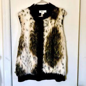 Kikit sweater coat vest, Zips Sz XL gorgeous warm material May fit 1X See Below